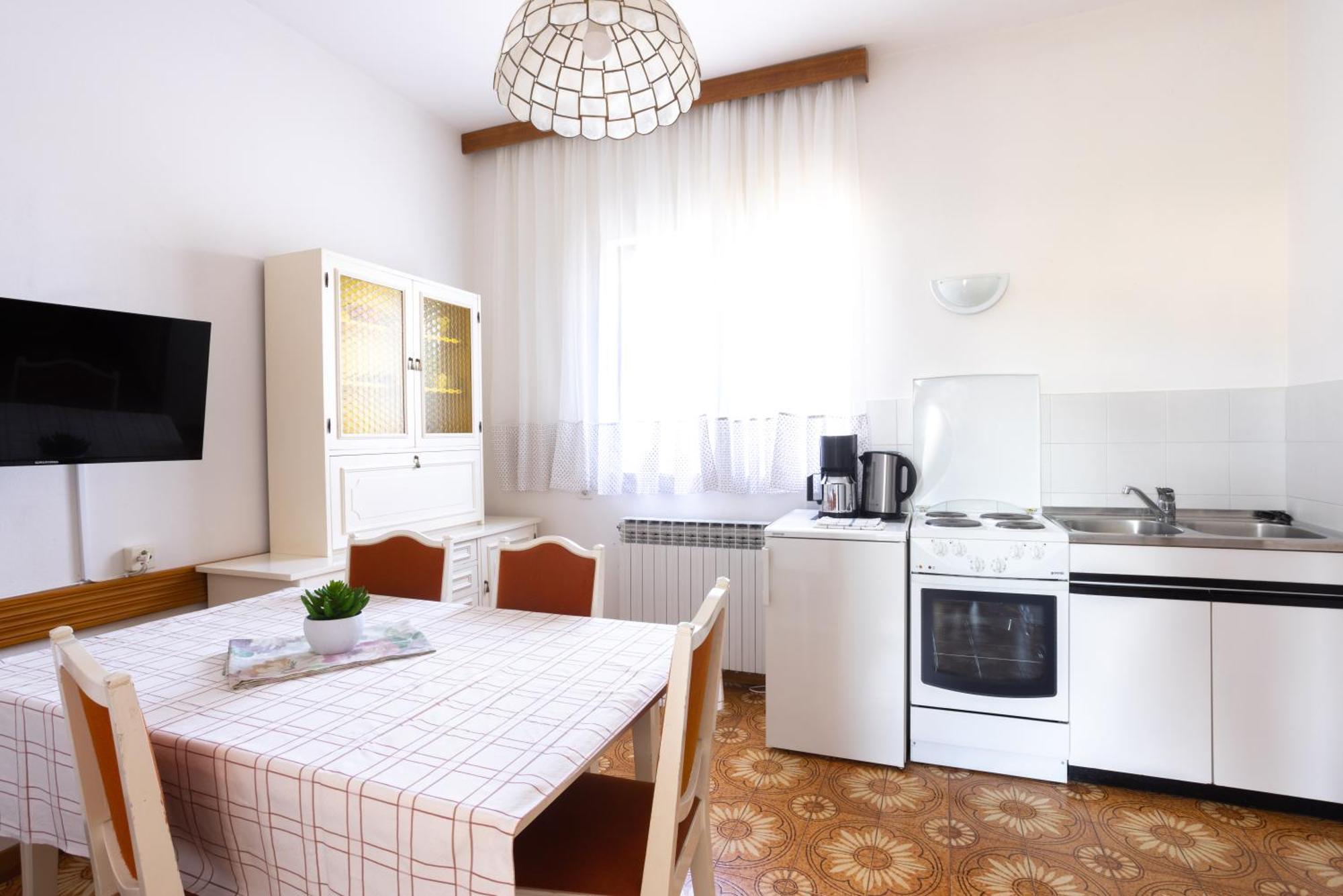 Apartments Lonzor I เซลเซ ภายนอก รูปภาพ